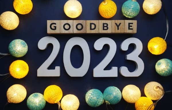 Imagen con luces y el texto "Goodbye 2023"